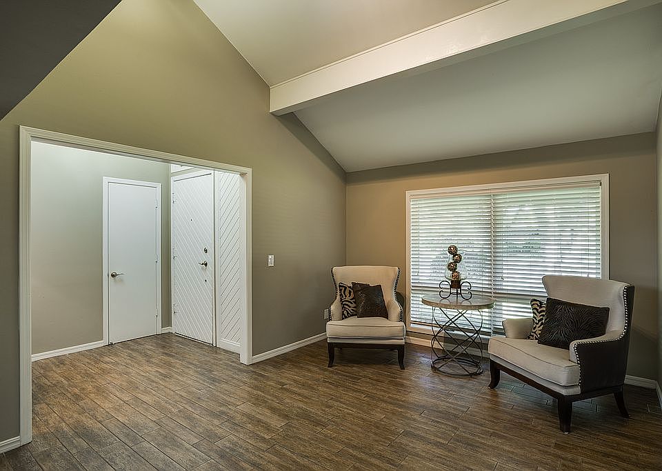 Entry & Foyer