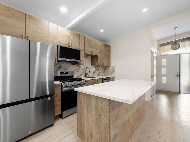 5410 Baja Dr — Photo 4