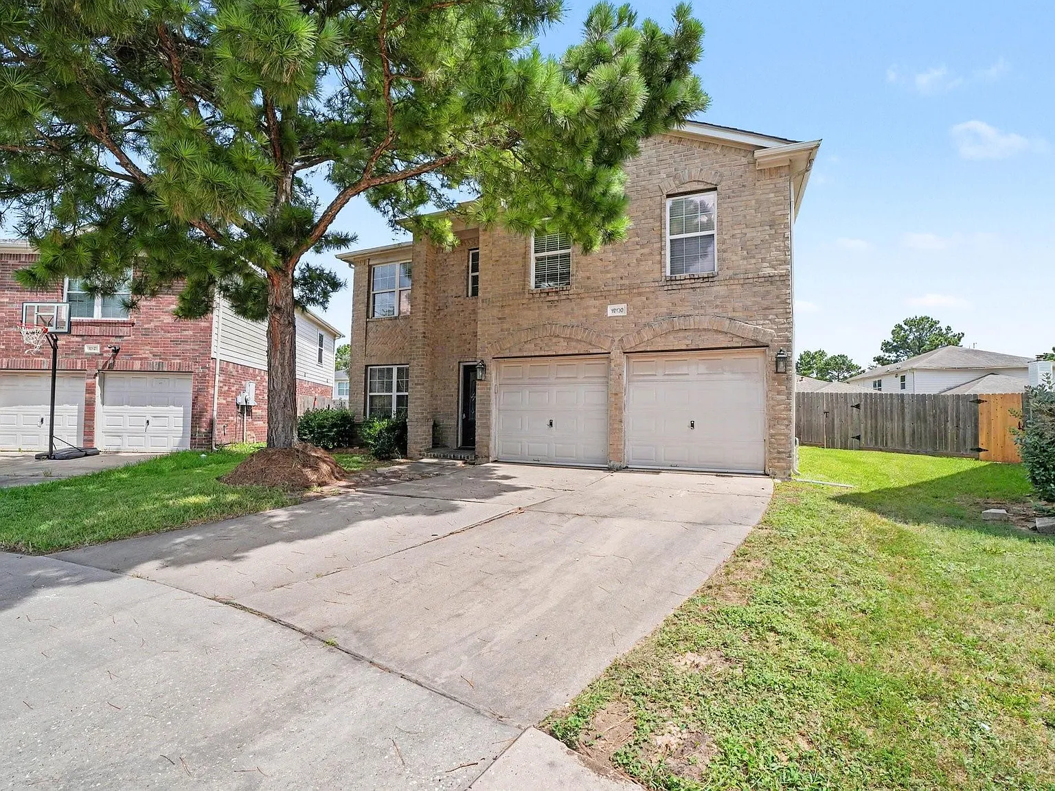 3 bed, 2.5 bath, 1803 sqft, $1,900 — Photo 2