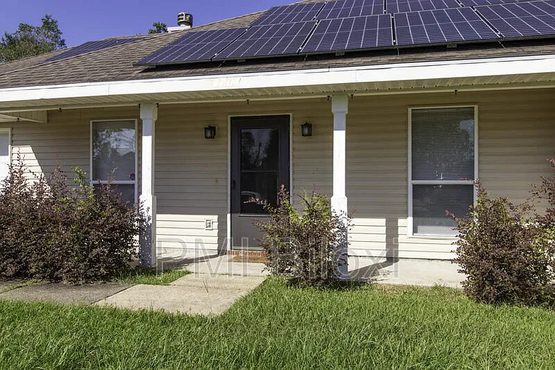 3 bed, 2.0 bath, $1,840 — Photo 2