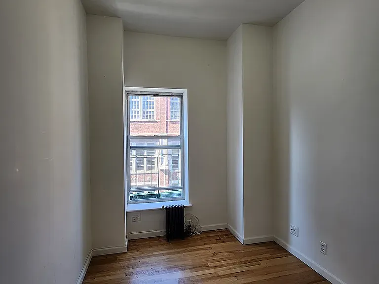 231 E 24th St #6D — Photo 12