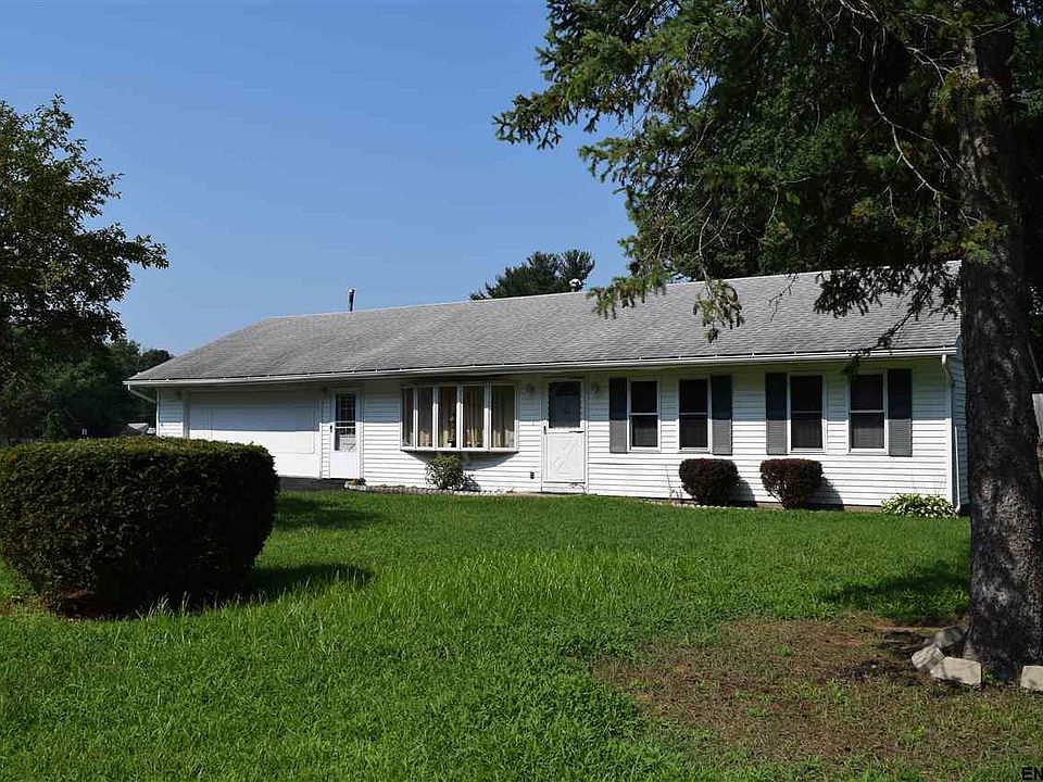 1st image of 34 Robert Dr