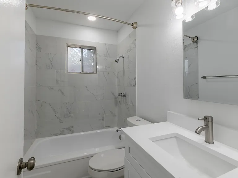 5921 Gaston Ave #M — Photo 5