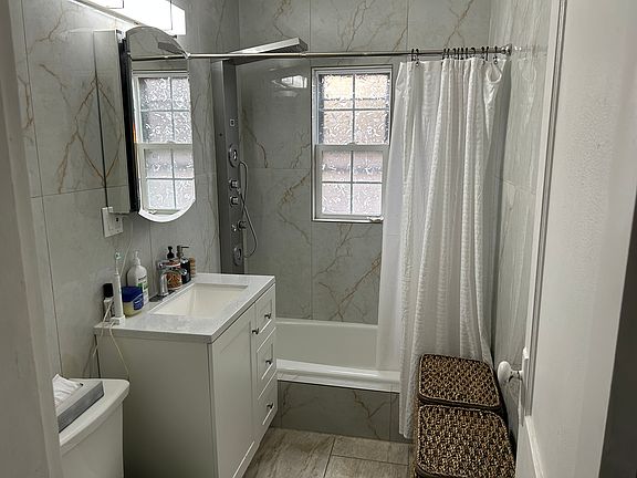 3rd image of 41 Central St