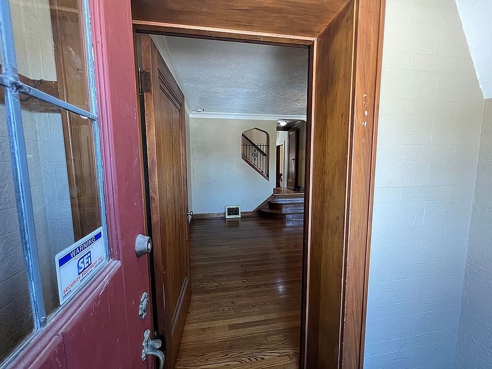 1st image of 2965 Harney St
