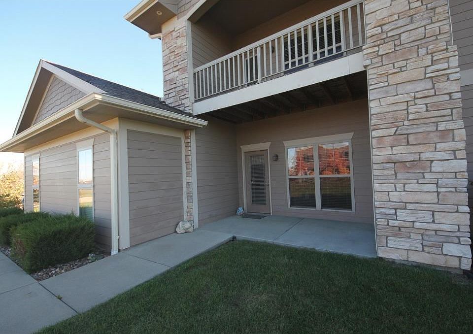 1st image of 2702 NE Oak Dr Unit 7
