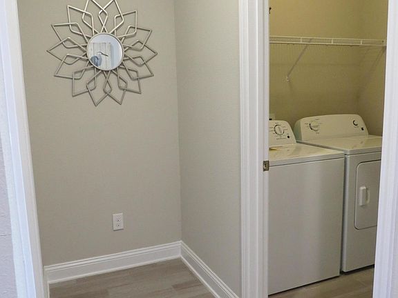 5th image of 352 Marsh Cove Dr