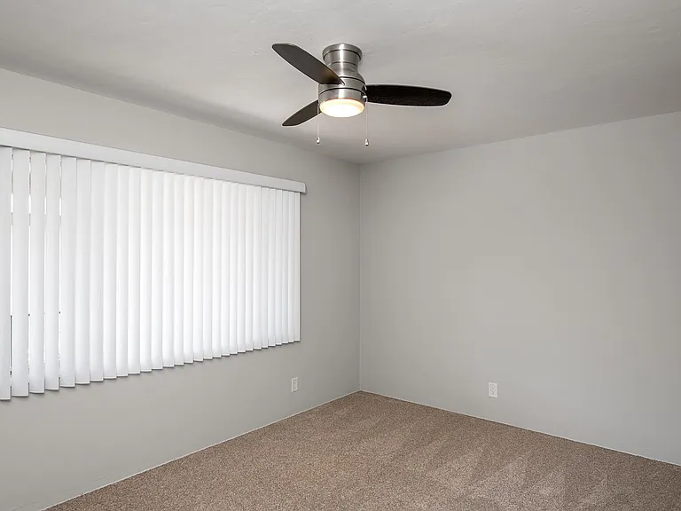 320 N Howard St — Photo 19