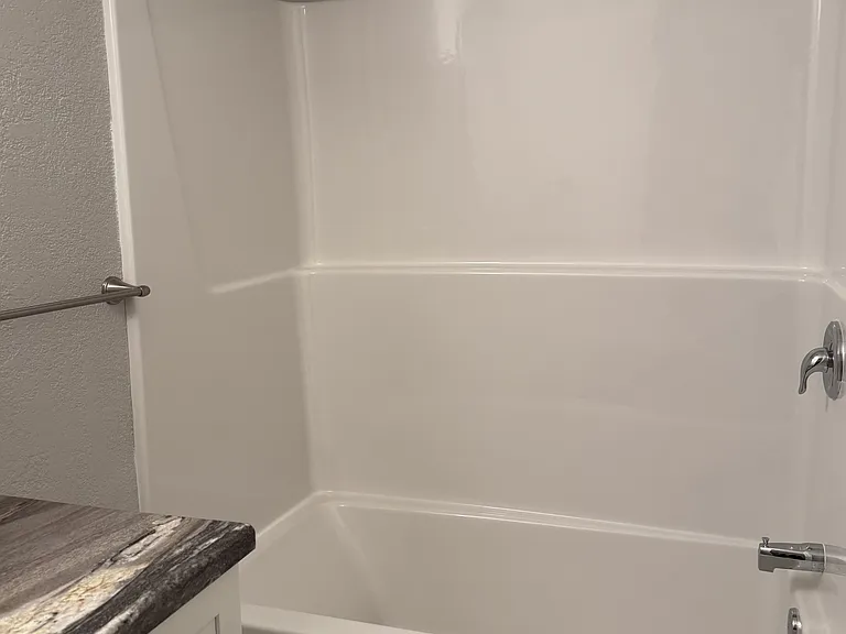 2541 NE Stephens St #8 — Photo 7