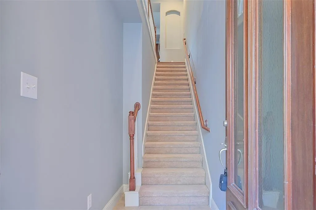 Building Photo - 42 Versante Ct