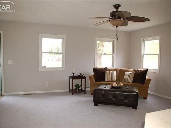 3rd image of 1042 Coolidge Dr