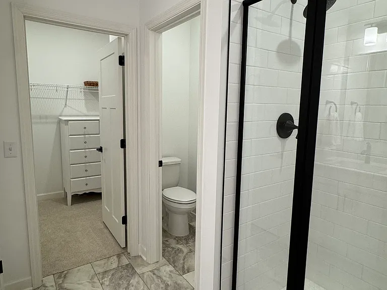 11451 Queens Ct N — Photo 20