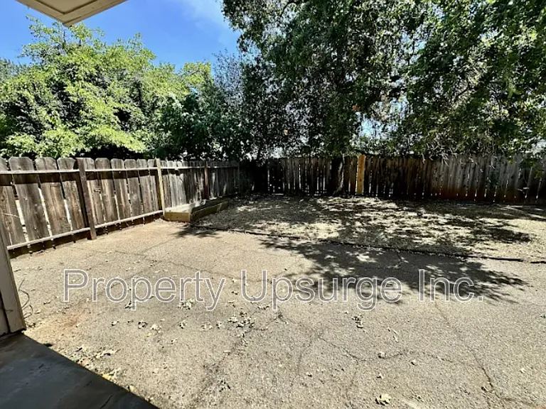 1063 Del Sol Pl #B — Photo 16