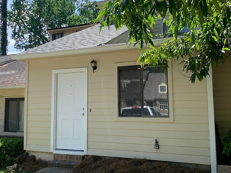 1798 Falconcrest Dr — Photo 35