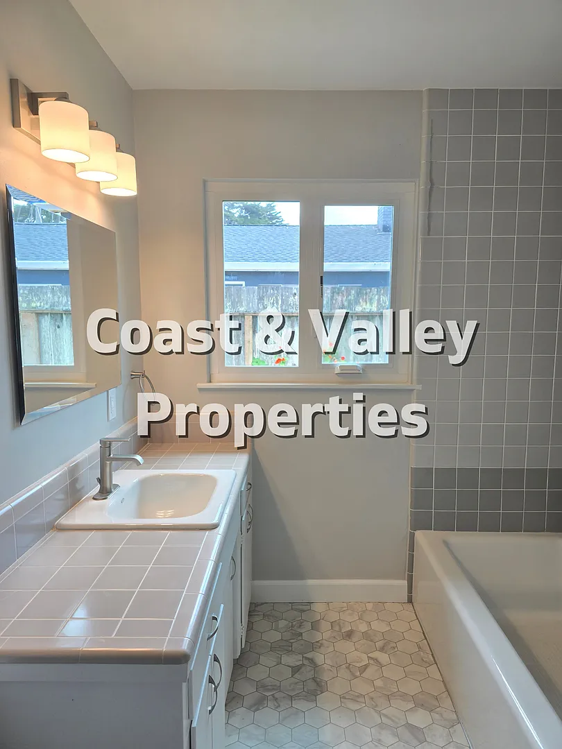 Ocean View Coastal Retreat in the Heart of Pacific Grove — Photo 4