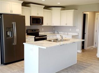 1206 Loren Dr, Cedar Falls, IA 50613