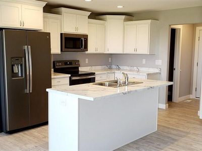 1206 Loren Dr, Cedar Falls, IA, 50613