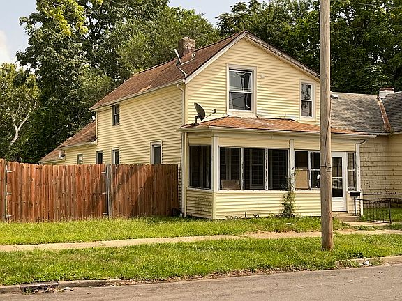 3rd image of 1024 S Warren St