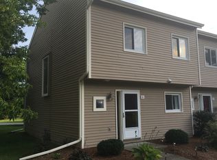 B4 Stonehedge Dr, South Burlington, VT 05403