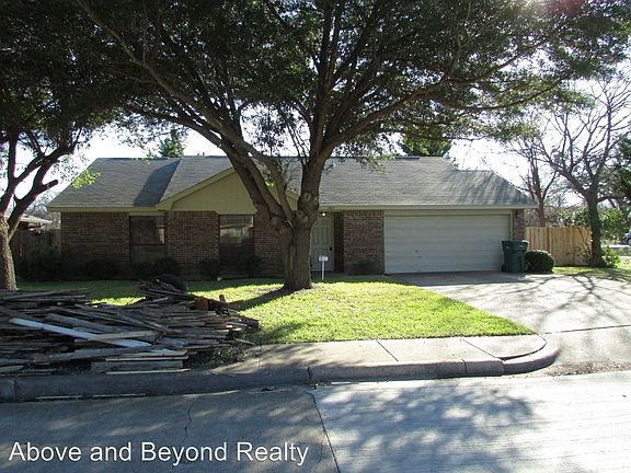 3rd image of 102 Sidney Dr