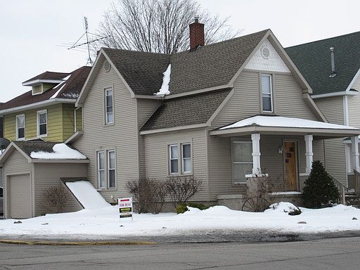 1st image of 418 E Lincoln Ave