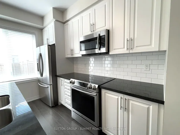 109 Benadir Ave — Photo 13