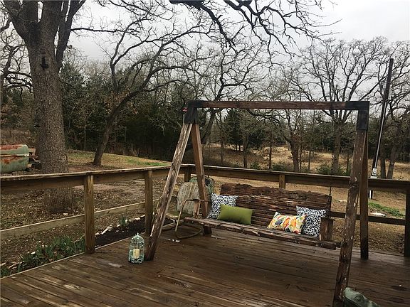 5th image of 1018 Deerwood Dr