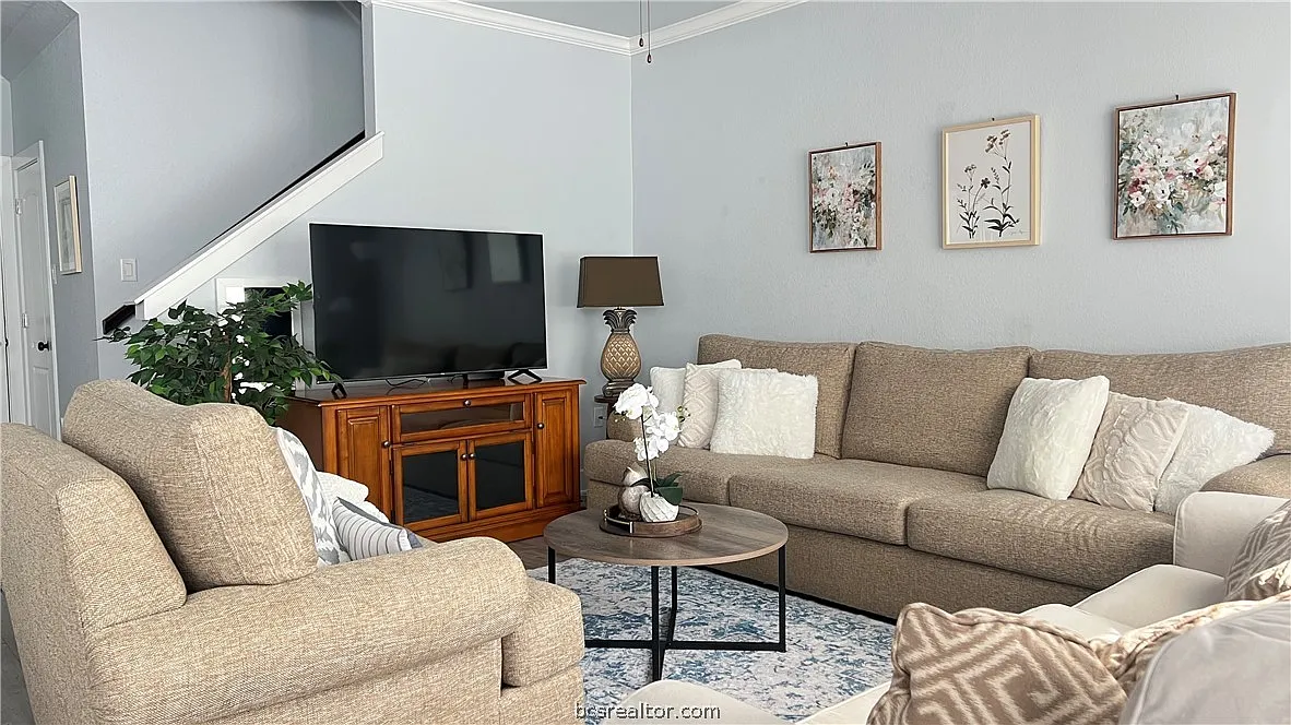4 bed, 4.5 bath, 1864 sqft, $560 — Photo 3