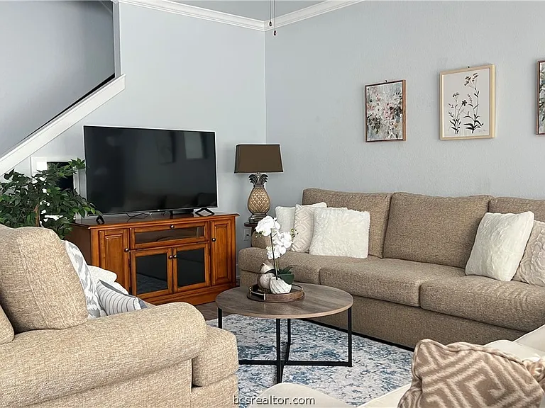 2126 Crescent Pointe Pkwy — Photo 3