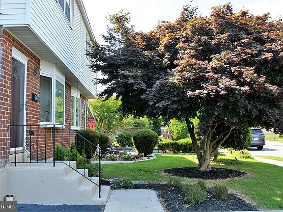 5th image of 211 Virginia Ave