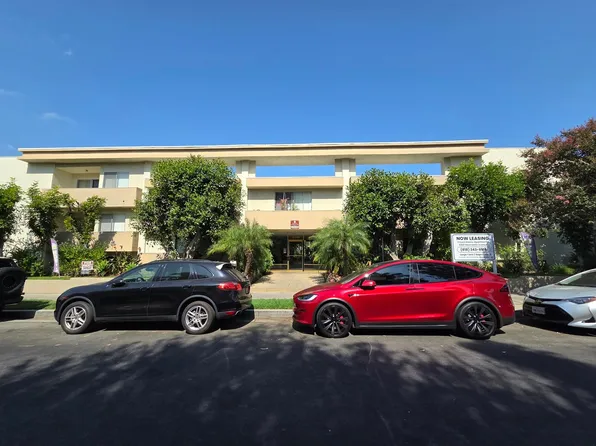 5230 Newcastle Ave, Encino, CA