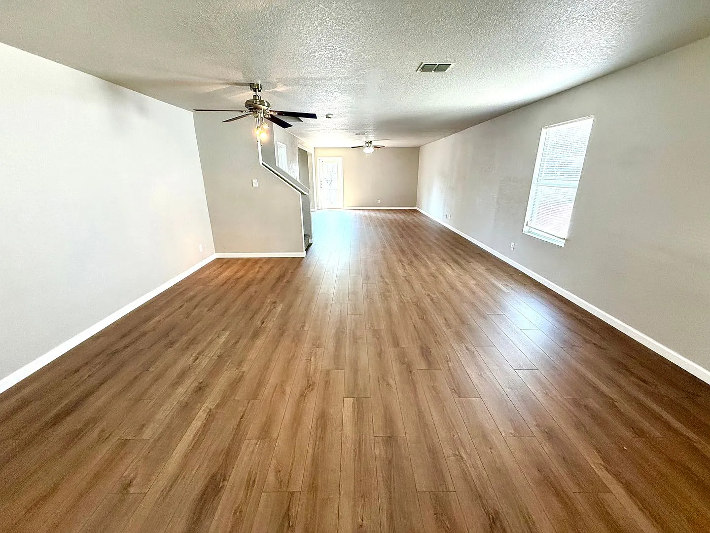 Spacious 3-Bedroom Home with Upstairs Loft & Fenced Backyard! — Photo 2