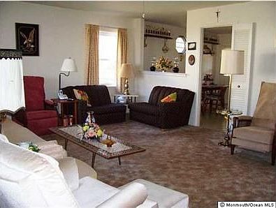2nd image of 4 Gramercy Pl