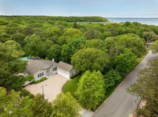 87 Washington Heights Ave, Hampton Bays, NY 11946
