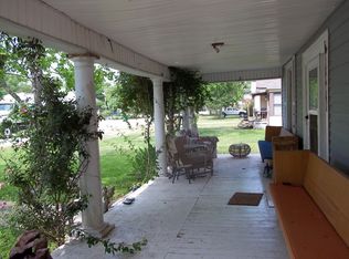 306 Moore Ave, Palacios, TX 77465