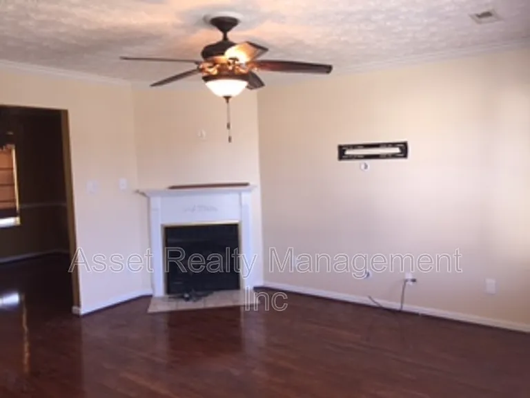 8212 Tangle Grove Ln — Photo 3