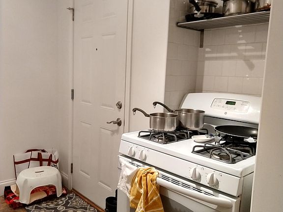 4th image of 2327 N Commonwealth Ave