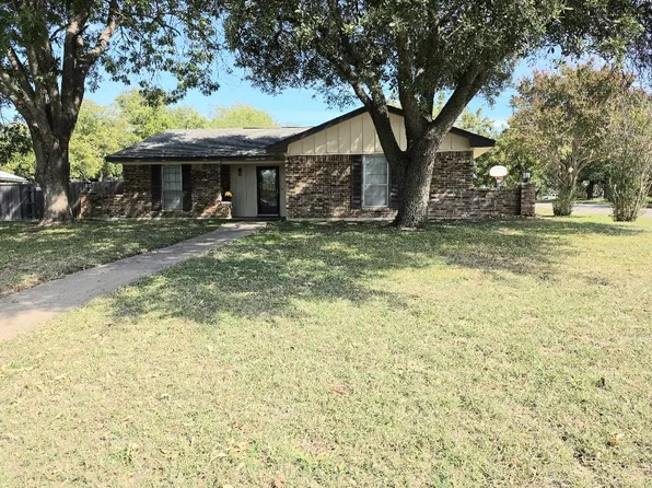 1311 Glenhaven Dr, Cleburne, TX 76033