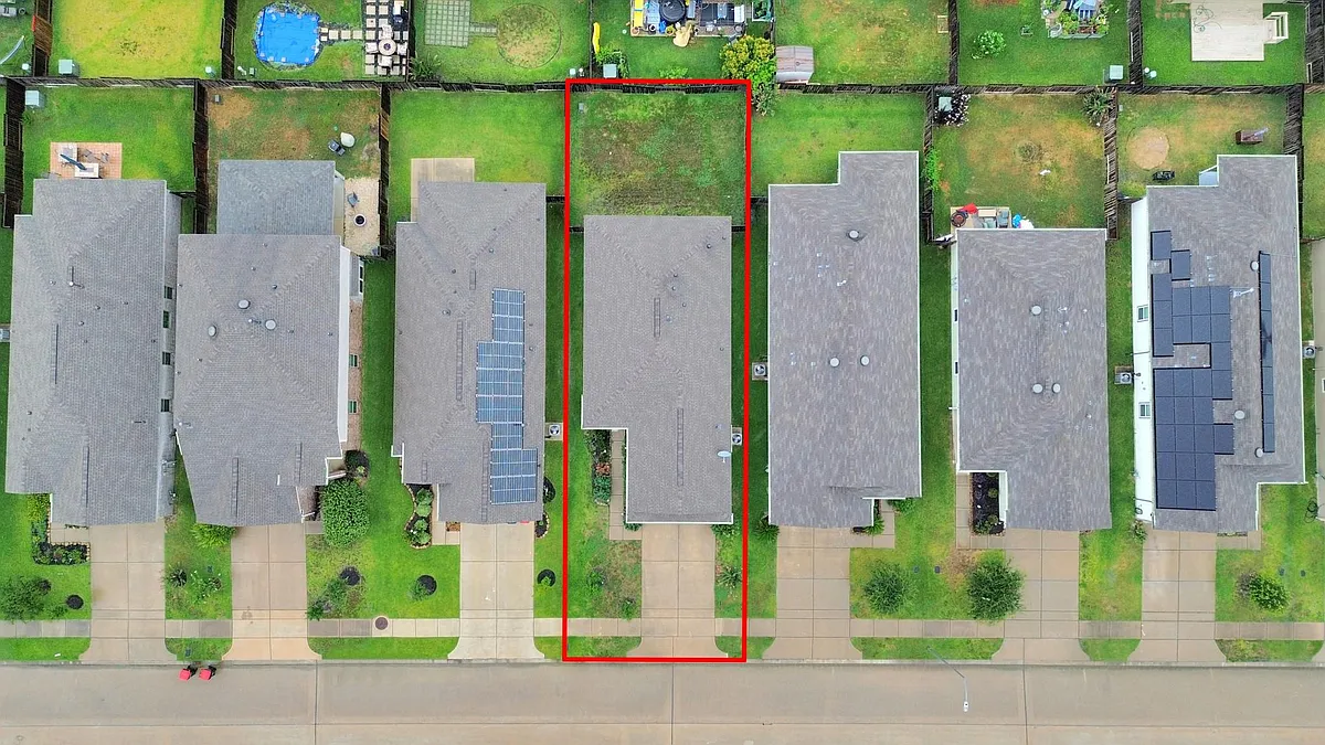 Building Photo - 25634 Royal Catchfly Rd