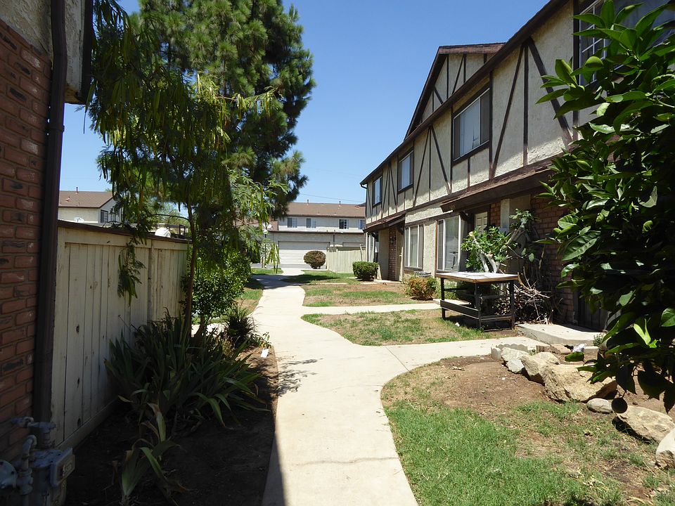1st image of 24123 Fir Ave