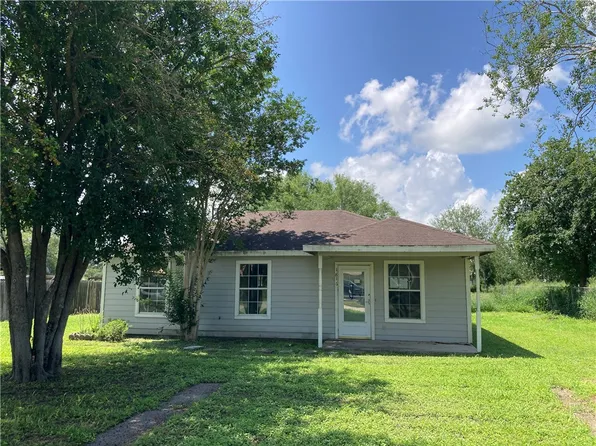 1816 Carmen St, Alice, TX 78332