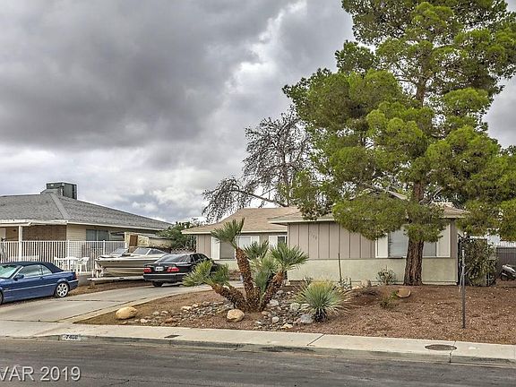 3rd image of 7408 Pinedale Ave