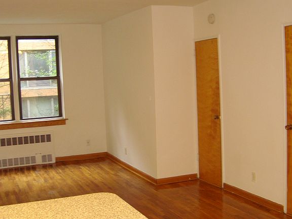 4th image of 330 W 55th St APT 2F