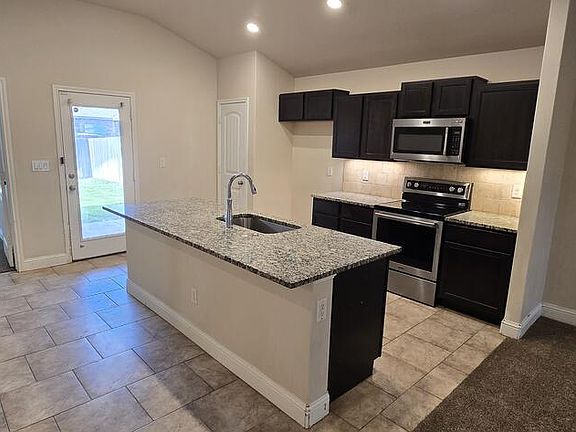 3rd image of 7524 101st St