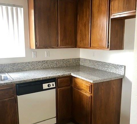 5th image of 1061 Grand Ave APT 204