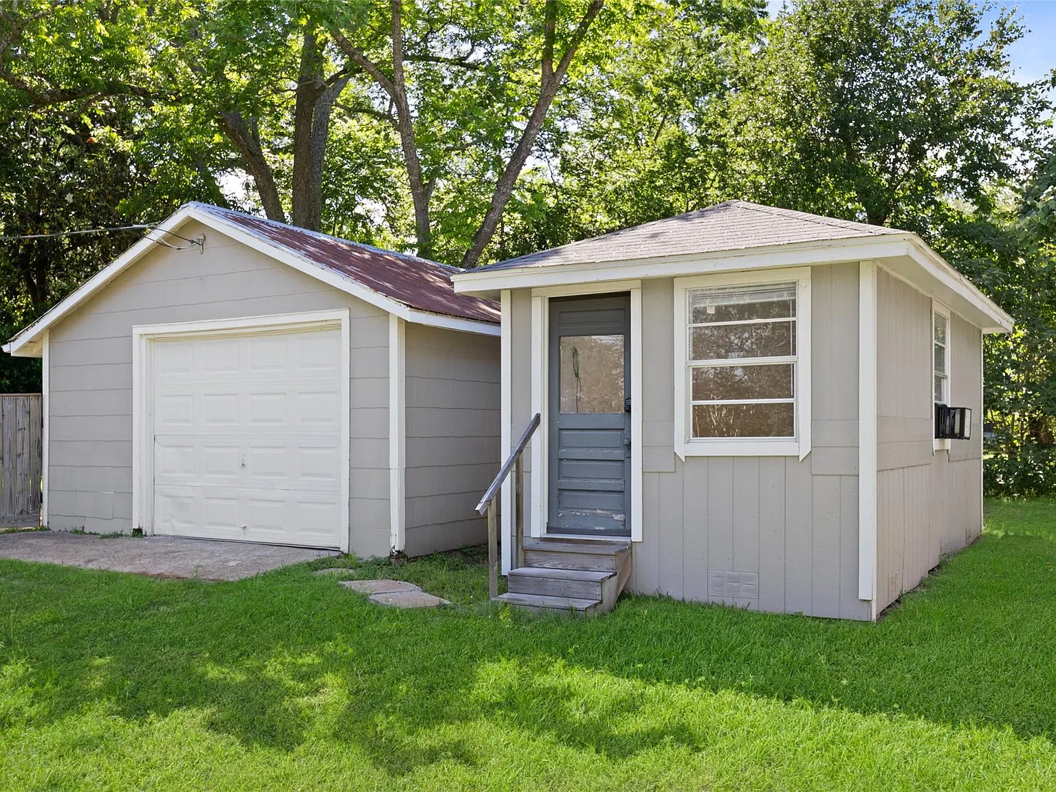 3 bed, 2.0 bath, 1066 sqft, $1,700 — Photo 4
