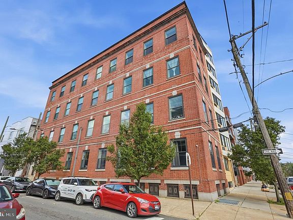 2nd image of 1637-39 Poplar St APT 5F