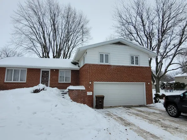 302 S Campbell Ave, Polo, IL 61064