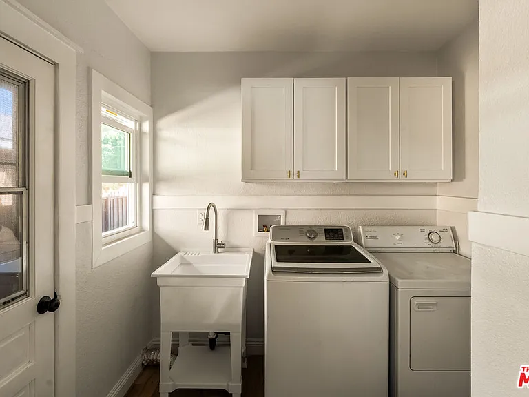 1726 W 52nd St — Photo 11