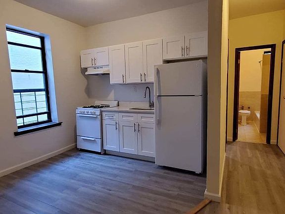 5th image of 517 W 212th St #3FF